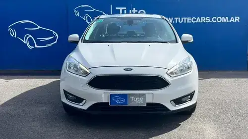 Ford Focus III 2.0 Sedan Se Plus Mt 2017