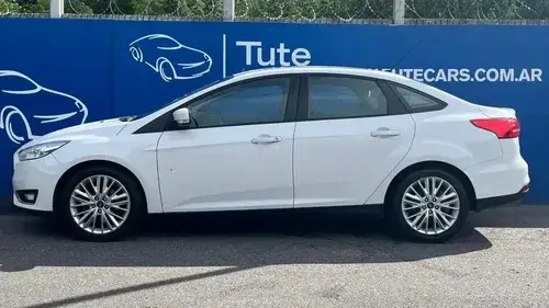 Ford Focus III 2.0 Sedan Se Plus Mt 2017