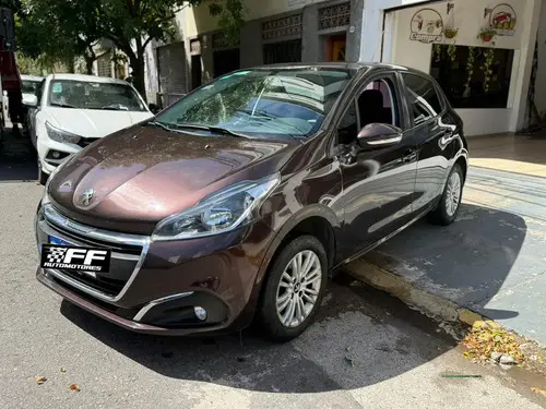Peugeot 208 1.6 Allure 2018