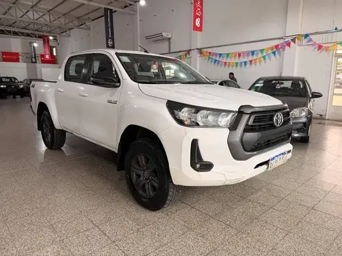 Toyota Hilux 2.8 Dc 4x4 Tdi Sr L20 2023