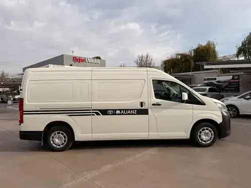 Toyota Hiace 2.8 Furgon L2h2 2023