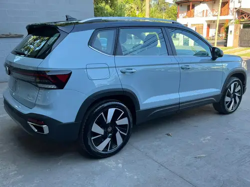 Volkswagen Taos 1.4 250 Tsi Highline Bi Tono Tiptronic 2026