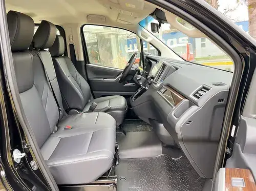 Toyota Hiace 2.8 Tdi Wagon 6at 10a 2025