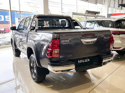 Toyota Hilux Pick-Up 2.8 Cd Sr 204Cv 4X4 2026