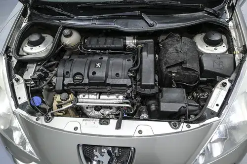 Peugeot 207 1.6 Sedan Feline 106cv 2013