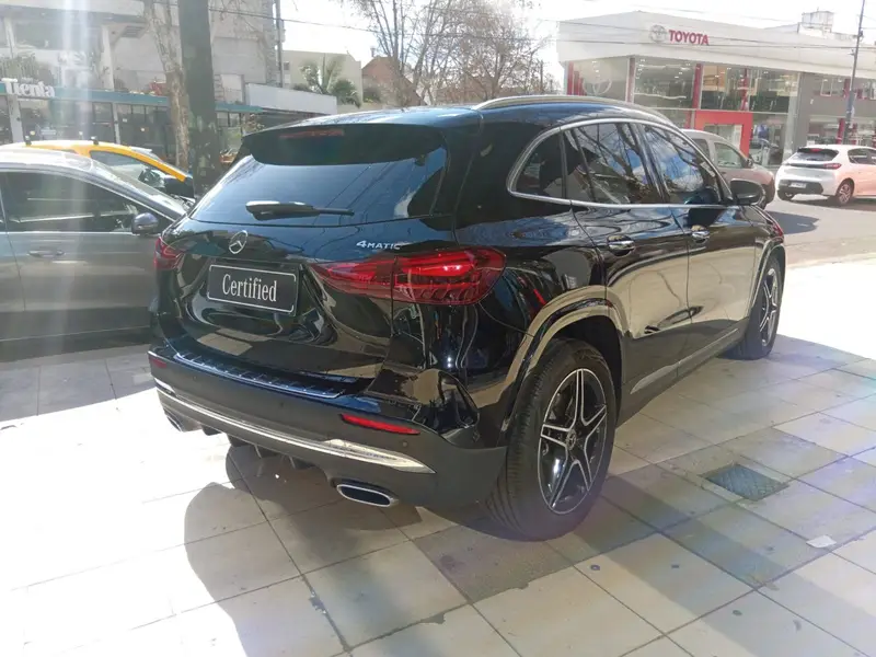 Mercedes-Benz GLA250 AMG LINE 2024