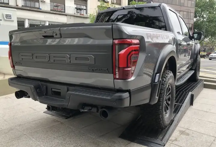 Ford F-150 RAPTOR 3.5L V6 ECOBOOST 4X4 AT 2025