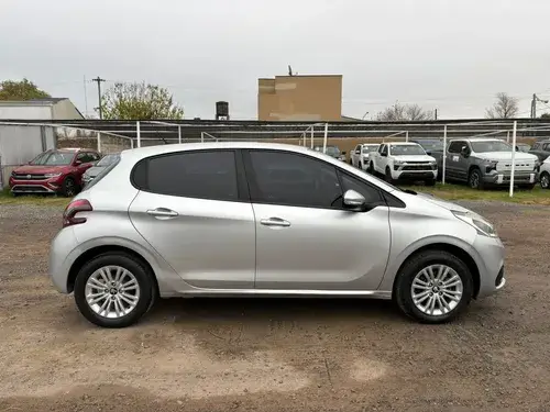 Peugeot 208 ALLURE 1.6 2018