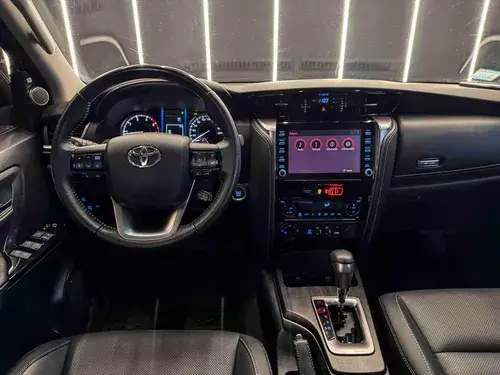 Toyota Hilux SW4 SRX 2.8 TDI 4x4 AT 2023
