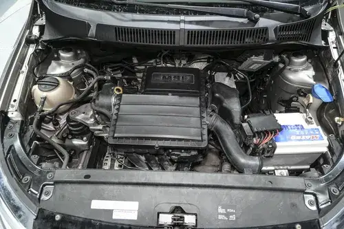 Volkswagen Suran 1.6 Highline 101cv 2015