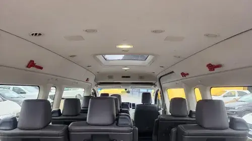 Toyota Hiace 2.8 Tdi Commuter 6at 14a 2022