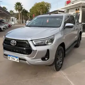 Toyota Hilux 2.8 Dc 4x2 Tdi Srv 2022