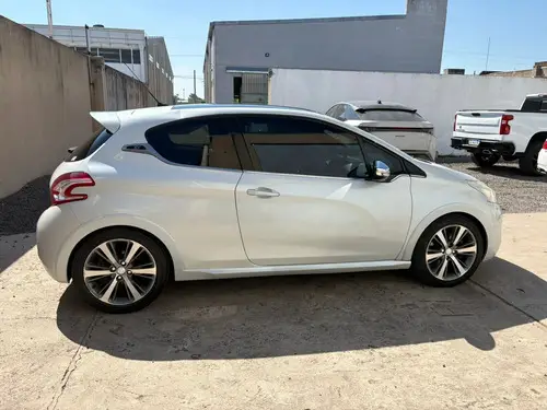 Peugeot 208 XY 2014