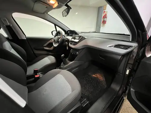 Peugeot 208 1.5 Allure 2015
