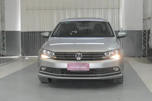 Volkswagen Vento 2.0 Luxury I 140cv 2015