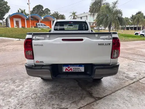 Toyota Hilux DX 2.4 4x2 TDI MT C/S 2017
