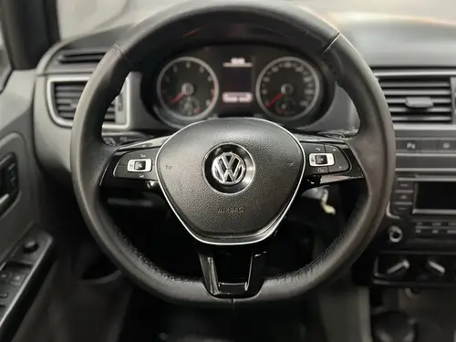 Volkswagen Suran 1.6 Imotion Highline 2015