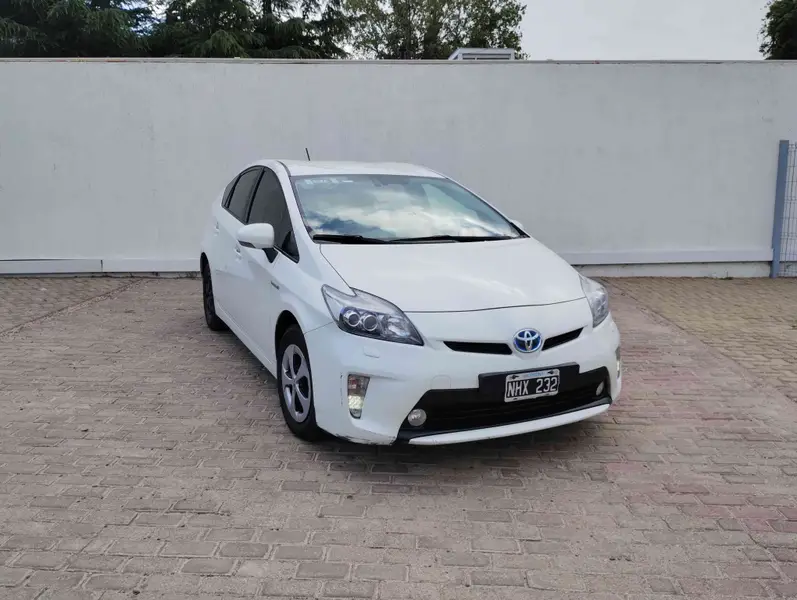 Toyota Prius 1.8 CVT L/12 2013