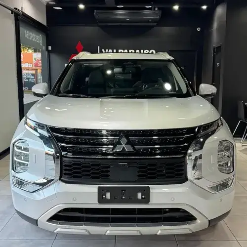 Outlander 2.5L GLS AT FULL 4WD 2026