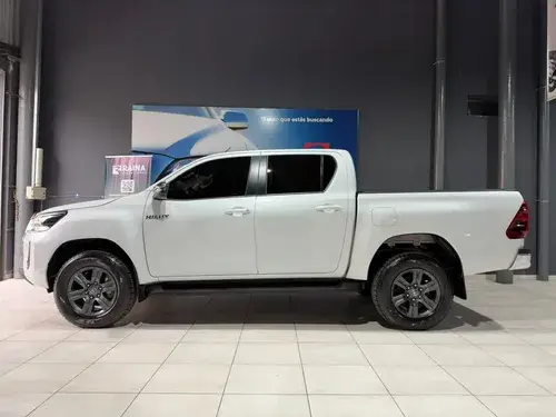 Toyota Hilux Pick-Up 2.8 Cd Srv 177cv 4x2 At 2024