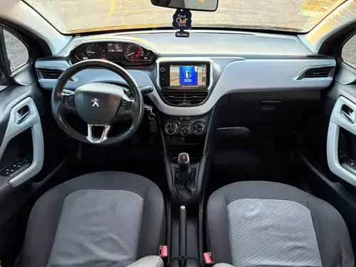 Peugeot 208 ALLURE 1.5 N TOUCHSCREEN 2013