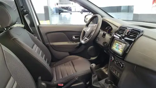 Renault Logan 1.6 16v Intense 2025