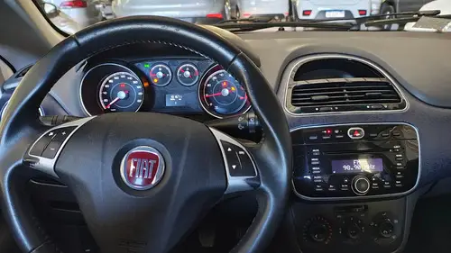 Fiat Punto 1.4 Attractive C/radio Integrada 2015