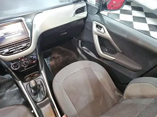 Peugeot 2008 1.6 Allure 2017