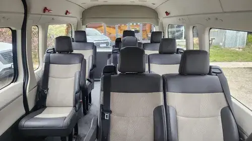 Toyota Hiace 2.8 Tdi Commuter 6at 14a 2022