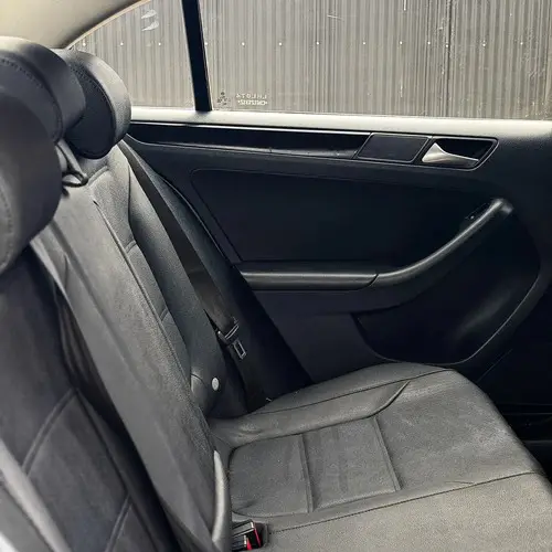 Volkswagen Vento 2.0 TDI LUXURY DSG L11 2012