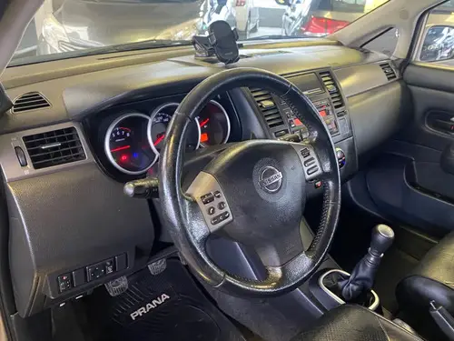 Nissan Tiida 1.8 Tekna 2012