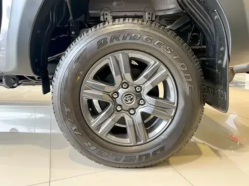 Toyota Hilux Pick-Up 2.8 Cd Sr 204Cv 4X4 At 2026
