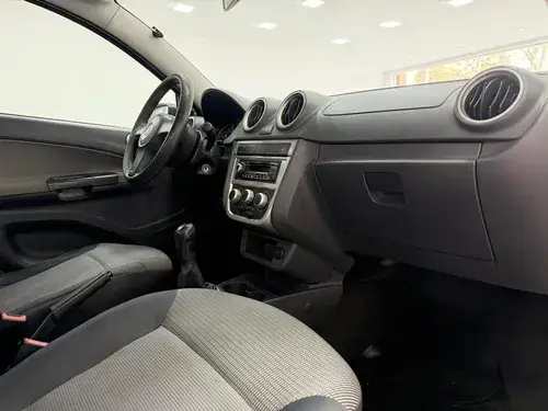 Volkswagen Voyage 1.6 Comfortline 101cv 2012