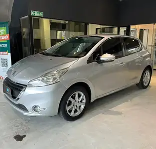 Peugeot 208 Allure 1.6 MT 2014
