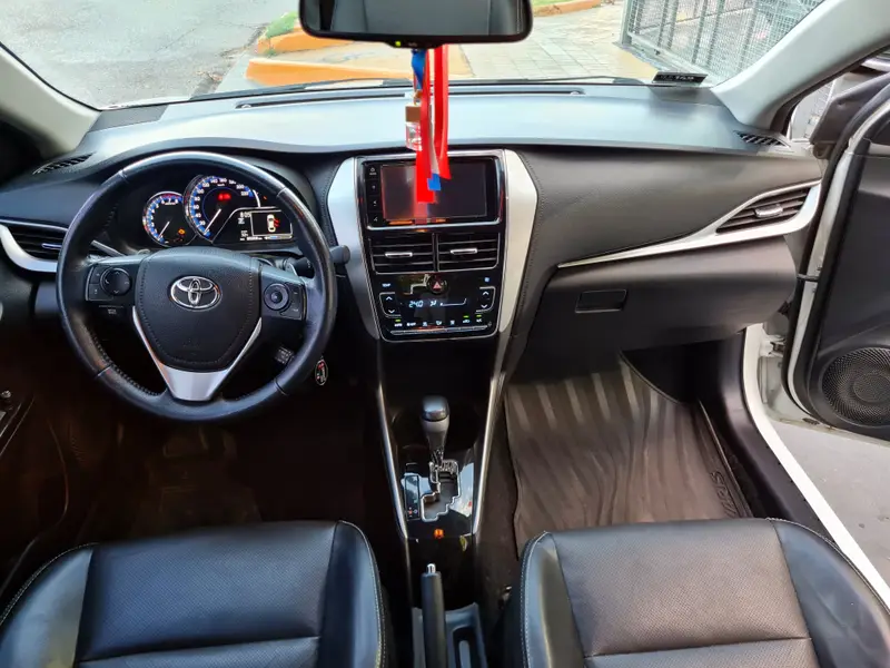 Toyota YARIS XLS 2019