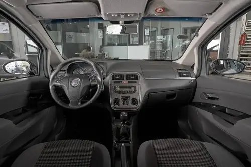 Fiat Punto 1.6 Essence 2011