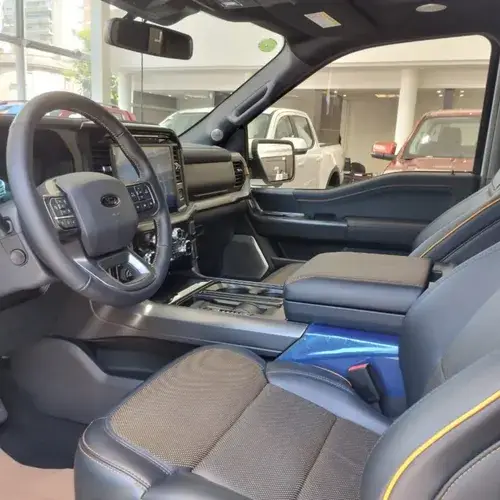 Ford F-150 5.0L V8 Tremor 4X4 At 2025