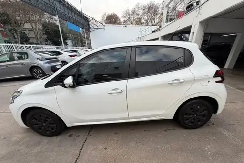 Peugeot 208 1.6 Active 2020