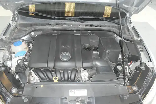 Volkswagen Vento 2.0 Luxury I 140cv 2015