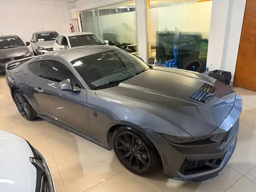 Ford Mustang 5.0 V8 Dark Horse 2025