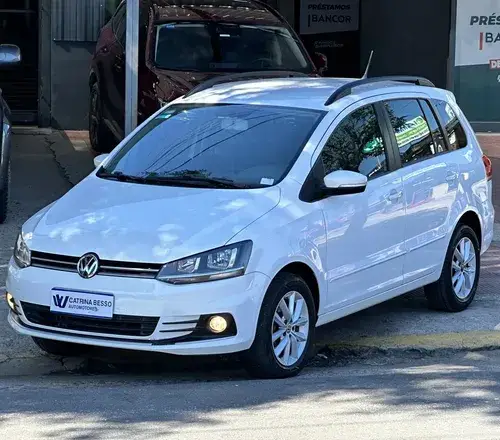 Volkswagen Suran 1.6 Comfortline 101cv 2015