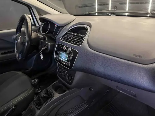 Fiat Punto 1.4 ATTRACTIVE L/16 UCONNECT 2016