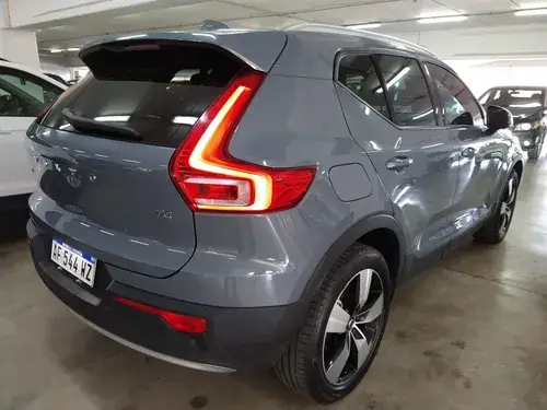 Volvo XC40 2.0t T4 Momentum Fwd 2022