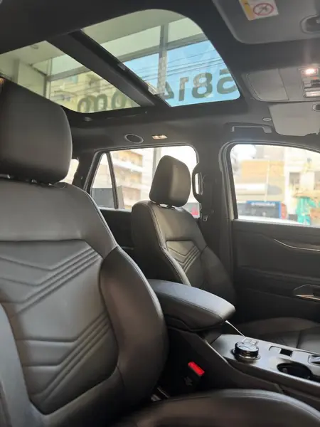Ford EVEREST 2.3 TITANIUM AT 2026