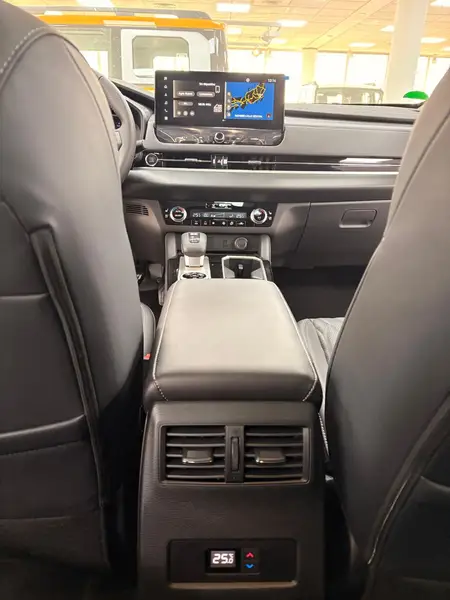 Outlander 2.5L GLS 8AT 4WD Full 2026