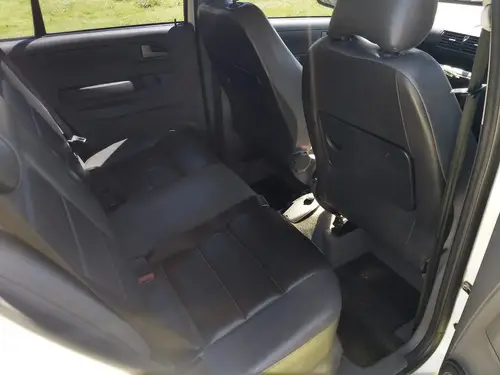 Volkswagen Suran 1.9 Sdi Highline Cuero 90e 2010