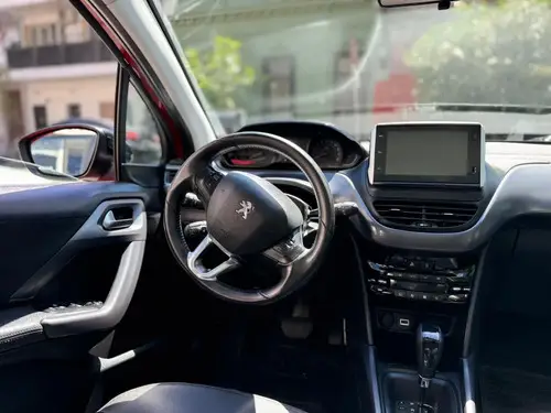 Peugeot 2008 1.6 Feline Tip 2023