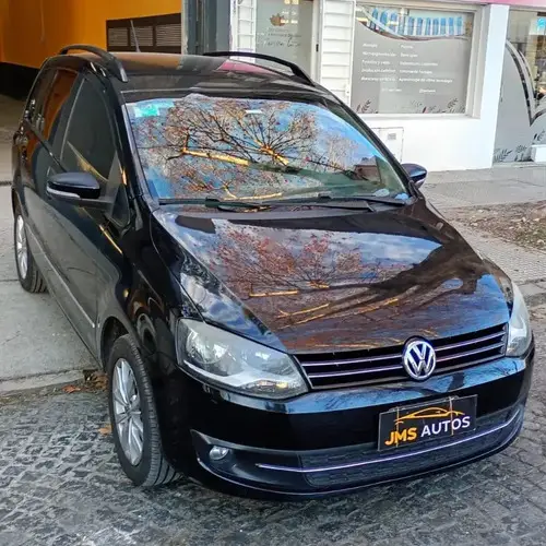 Volkswagen Suran 1.6 Highline 101cv 2013