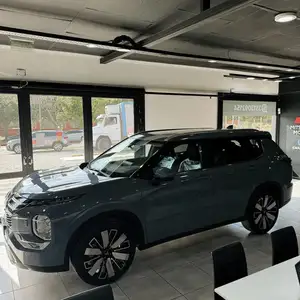 Mitsubishi Outlander 2.5L GLS AT FULL 4WD 2026