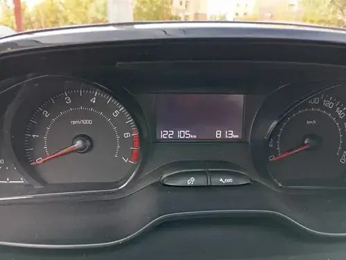 Peugeot 208 ALLURE MT 2017